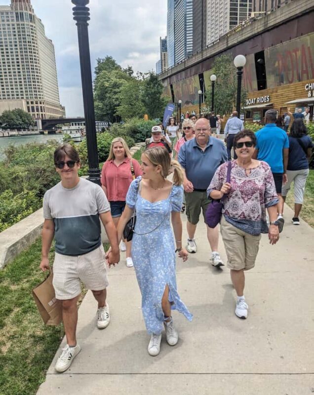 Chicago: Best of Attractions Walking Tour +Bike/Kayak Rental - Key Points