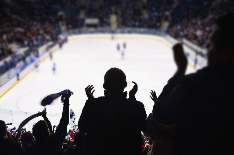 Chicago: Chicago Blackhawks NHL Game Ticket at United Center - A Deep Dive into the Chicago Blackhawks Game Experience