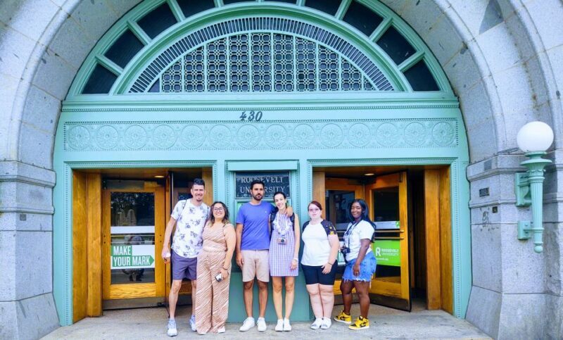 Chicago: Downtown TV and Movie Sites Walking Tour - A Walk Through Chicago’s Silver Screen History