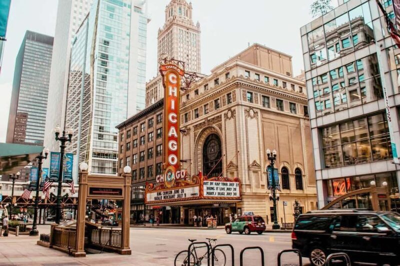 Chicago Downtown Walking Tour & Lake Michigan Cruise Tickets - The Authentic Experience