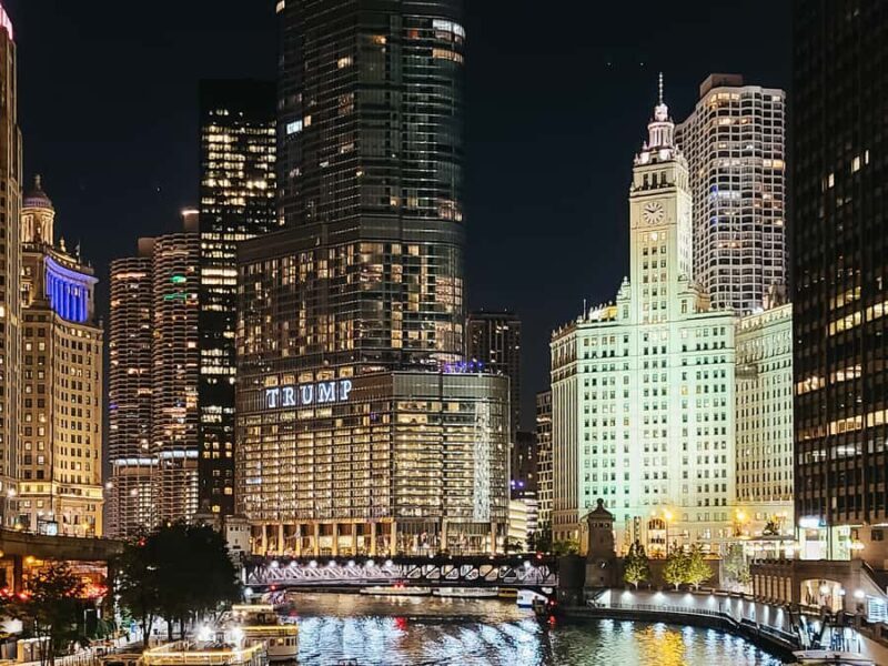 Chicago: Fireworks Cruise with Lake or River Viewing Options - Key Points