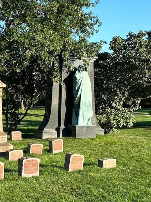 Chicago: Graceland Cemetery Guided Walking Tour - Who Will Love This Tour?