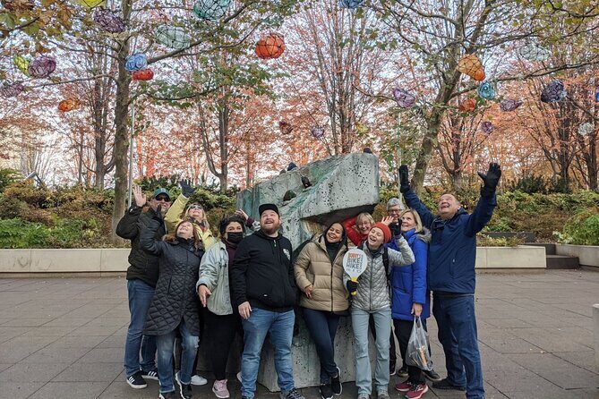 Chicago Highlights Walking Tour with Free Bike or Kayak Rental - Key Points