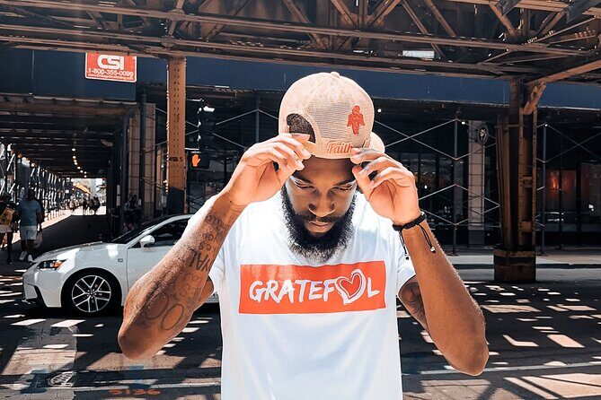 Chicago Insta Walk with Digital and Polaroid Photoshoot - Who Should Consider This Tour?