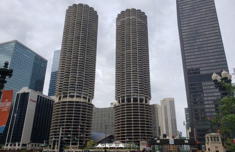 Chicago: Must See Chicago 90 minute Walking Tour - Why Guides Make a Difference