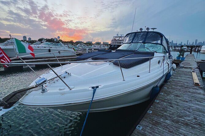 Chicago Private Boat Day - Sunset, Skyline & Celebration - FAQ