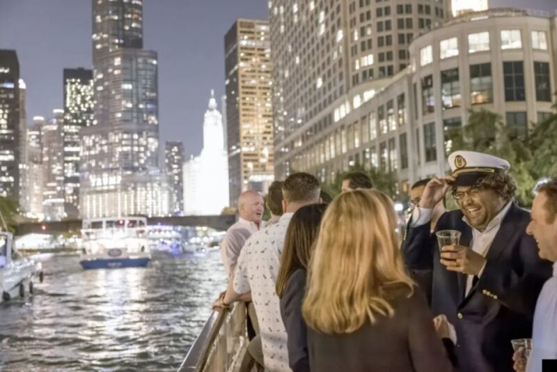 Chicago River: Guided Sunset Cocktail & Architecture Tour - A Closer Look at the Chicago River: Sunset & Architecture Tour