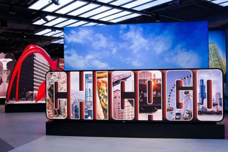 Chicago: Skydeck Ticket and Deep Dish Pizza Dinner - Key Points