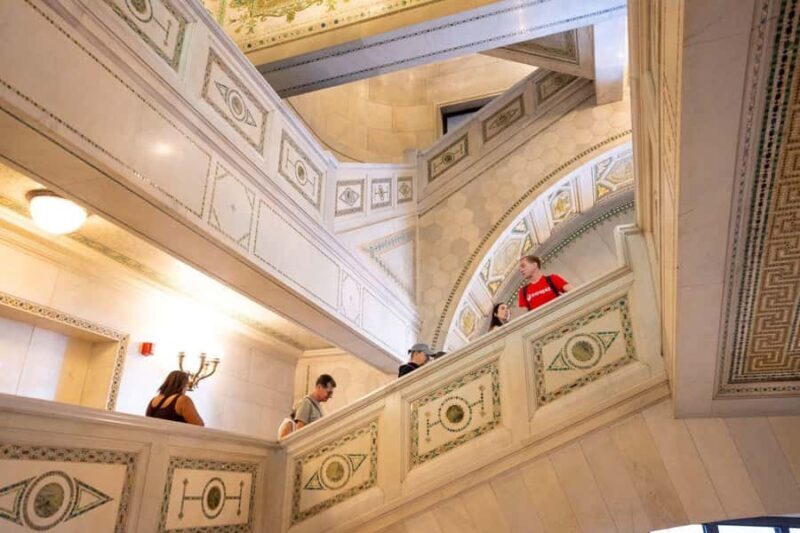 Chicago Walk: Prohibition, Architecture & Hidden Gems - Who Is This Tour Best Suited For?