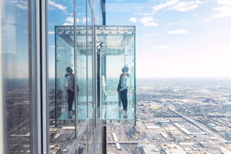 Chicago: Willis Tower Skydeck and The Ledge Ticket - A Deep Dive Into the Experience