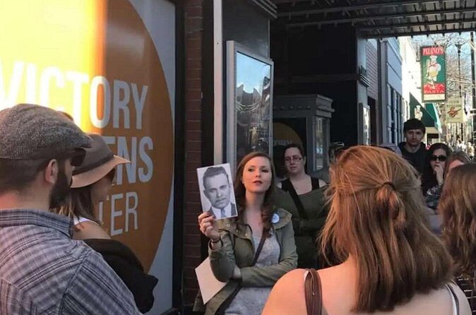 Chicago's Lincoln Park: Guns, Guitars & Gangster - FAQs