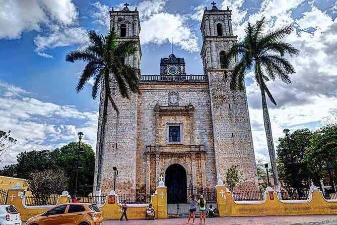 Chichen Itza Full day tour with buffet - Transportation and Group Size