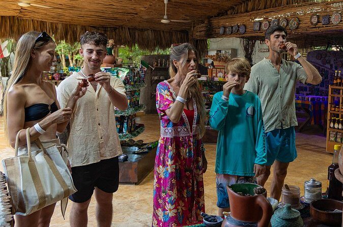 Chichén Itzá Guided Tour with Cenote Swim and Yucatecan Lunch - Who Should Consider This Tour?