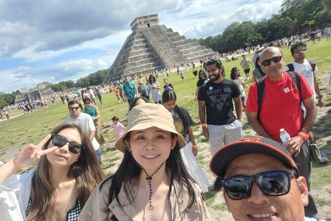 Chichen Itza Shared guide, small group - An In-Depth Look at the Chichen Itza Experience
