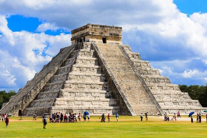 Chichén Itzá Tour with Cenote Xunáan, Valladolid & Lunch - Key Points