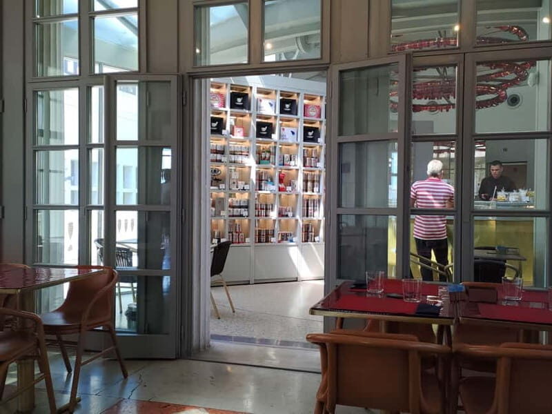 Chill coffee or meal break at illy Caffè in St.Mark's Square - Who Will Love This Experience?