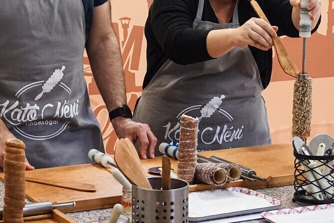 Chimney Cake Workshop Budapest Downtown - Kürtskalács Class - Key Points