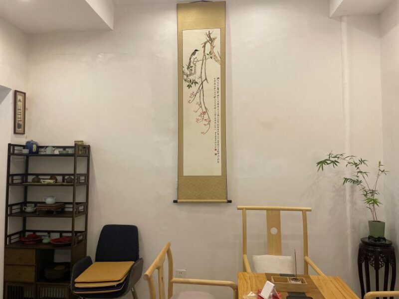 Chinese Tea ceremony in Beijing Hutong courtyard - Exploring the Heart of Beijing’s Tea Culture