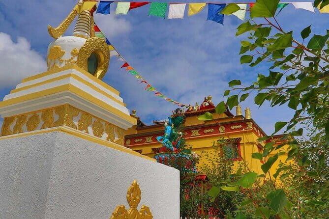 Chinggis Khaan Statue Complex and Sain Nomun Monastery Tour - FAQ