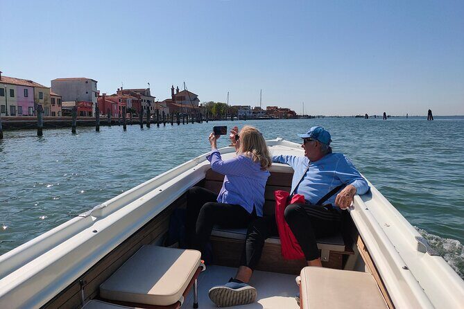 Chioggia : Tour to Pellestrina with Typical Lagoon Boat - Approaching Pellestrina: The Colorful Fishing Village