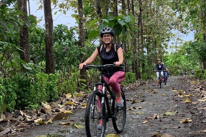 Chocolate Bike Tour/ Pedal, explore and taste! - An Engaging Look at the Chocolate Bike Tour in Guayaquil