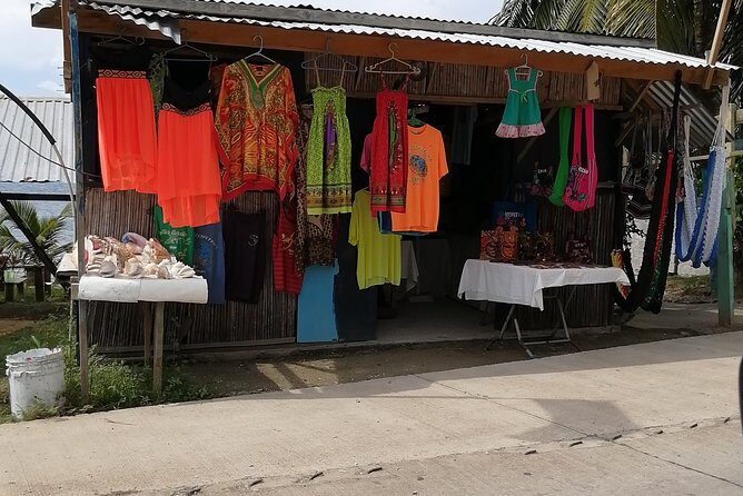 Chocolate Factory,Wildlife Encounter,Sightseeing,Beach in Roatan - FAQ: Your Roatan Private Tour Questions