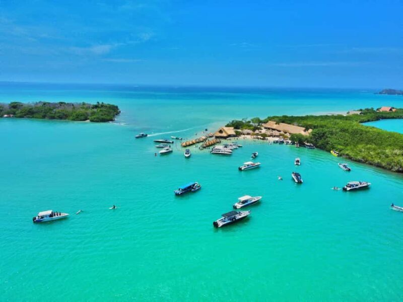Cholon Forever Boat Party - Cholon Forever Boat Party: A Fun-Filled Day on Colombia’s Party Island