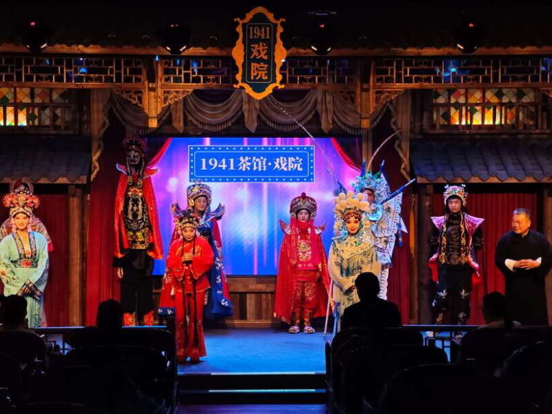 Chongqing 1941 theatre: Tea Art Performance with Folk Art - Who Will Enjoy This Tour?