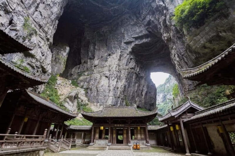 Chongqing: Wulong 2 Spots All-inclusive Luxury Private Trip - Key Points