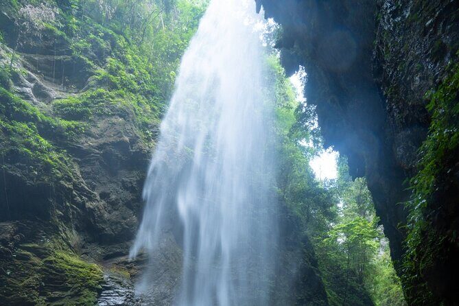 Chongqing Wulong: All inclusive luxury private trip to 2 spots - Lunch and Rest: An Authentic Taste of Local Flavors