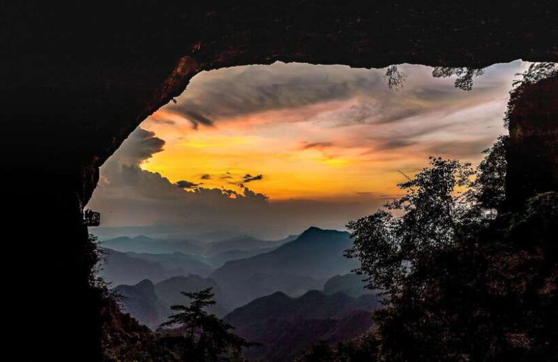 Chongqing:1-day Jinfoshan Mt hiketrip (licen guide,with car) - Key Points