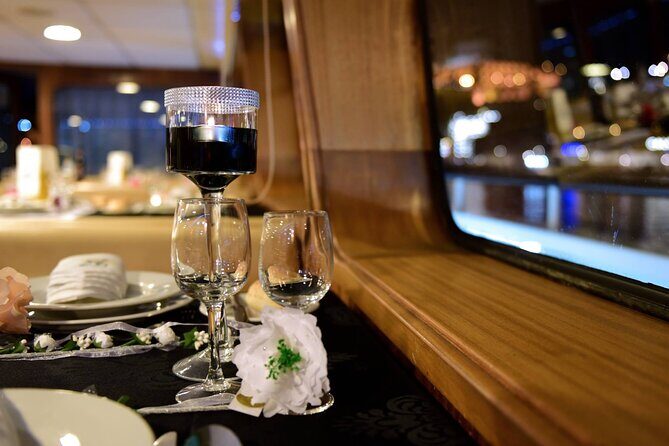Christmas All Inclusive Dinner River Cruise with DJ on Board - Authentic Feedback and Authentic Experiences