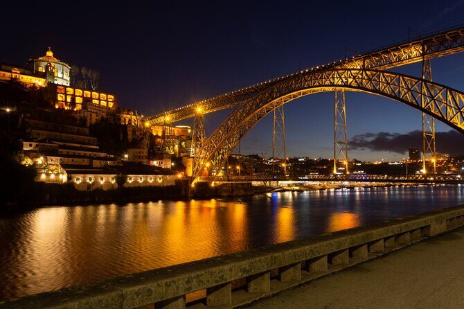 Christmas All Inclusive Dinner River Cruise with DJ on Board - FAQs