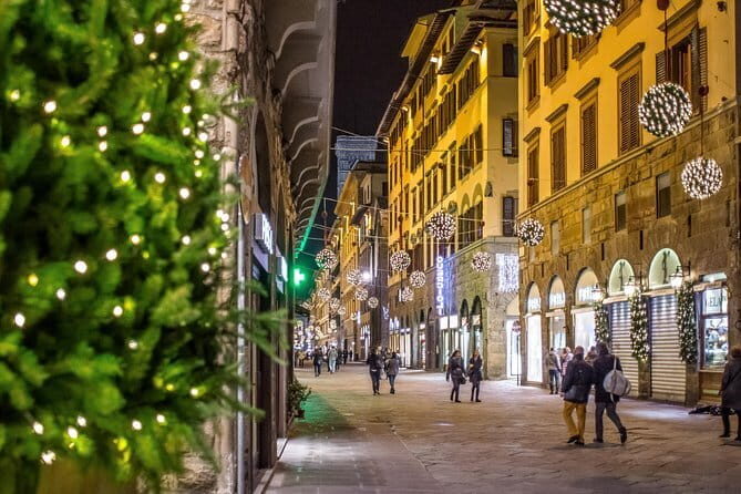 Christmas Lights Private Photo Tour in Florence - Who Should Consider This Experience?