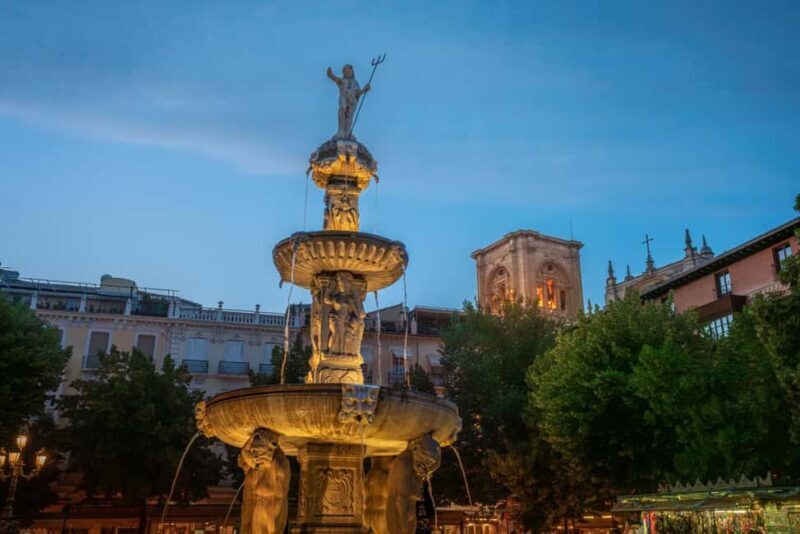 Christmas Magic:Private Walking Tour Granada Highlights - Exploring Granada’s Christmas Charm