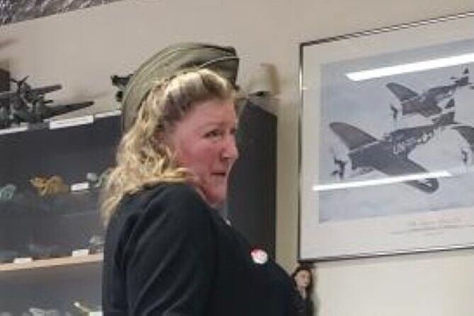 Christmas on the Homefront: A 1-Hour World War II Character Tour - A Walking Journey Back to 1943 Williamsburg