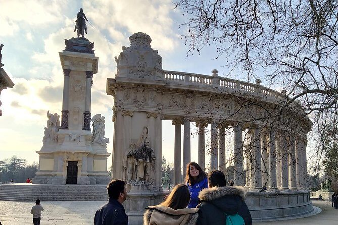 Cibeles Rooftop and Retiro Park Tour with professional guide - A Detailed Look at the Tour
