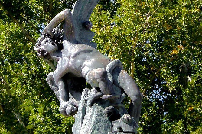 Cibeles Rooftop and Retiro Park Tour with professional guide - Practical Details: What to Expect