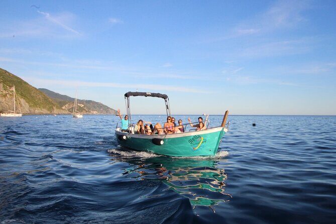 Cinque Terre by the sea with local wine - The Guide’s Role: Knowledge & Hospitality