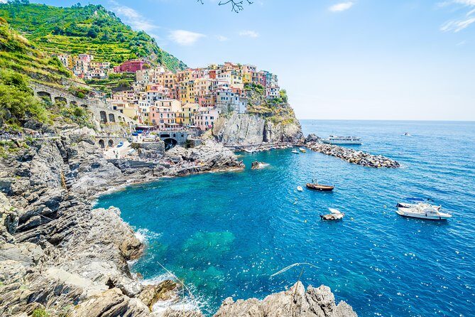 Cinque Terre hiking tour from La Spezia port - Discovering Cinque Terre on Foot and Rail: A Balanced Look at This La Spezia Hiking Tour