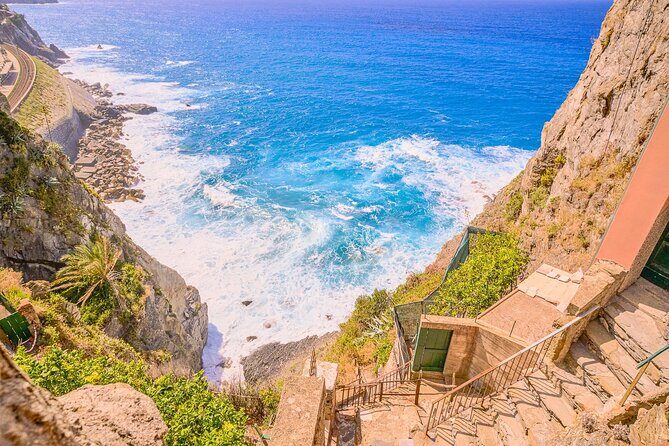 Cinque Terre hiking tour from La Spezia train station - The Sum Up