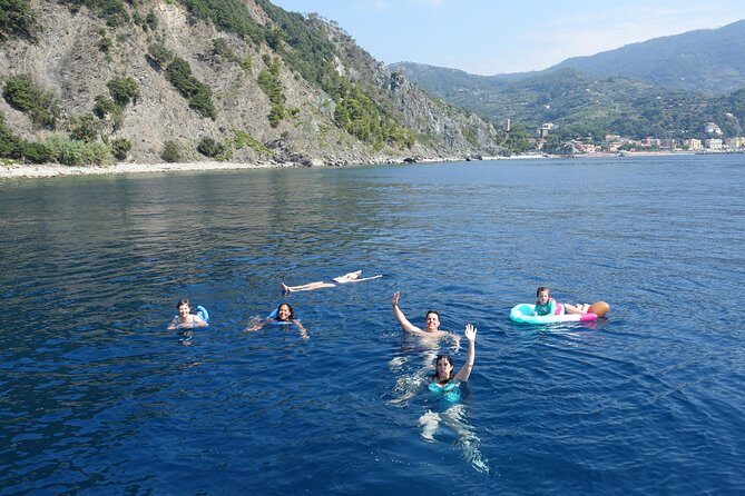 Cinque Terre Lunch boat tour - Cinque Terre Lunch Boat Tour: A Unique Way to Experience Italy’s Colorful Coast