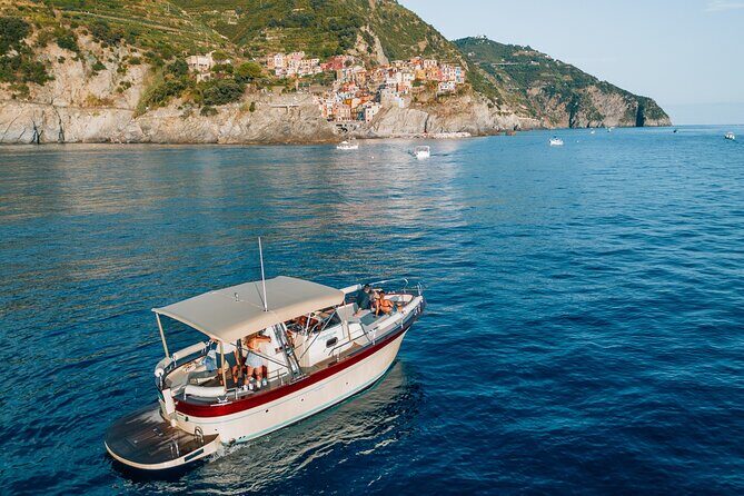 Cinque Terre Sunset Boat Tour : golden hour on the water - An In-Depth Look at the Cinque Terre Sunset Boat Tour