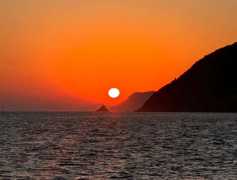 Cinque Terre: Sunset cruise tour with aperitif - Frequently Asked Questions