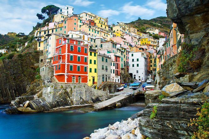 Cinque Terre tour with limoncino tasting from La Spezia Train Station - The Guided Experience: Pros and Cons