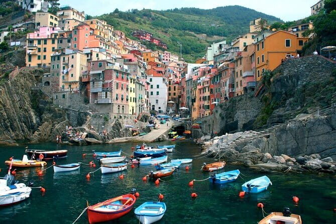 Cinque Terre Vibes with Postcard Perfection and Lunch Treats - A Complete Perspective on the Cinque Terre Vibes with Postcard Perfection and Lunch Treats Tour