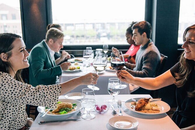 City Cruises: Chicago Fireworks Premier Dinner Cruise - An In-Depth Look at the Chicago Fireworks Dinner Cruise