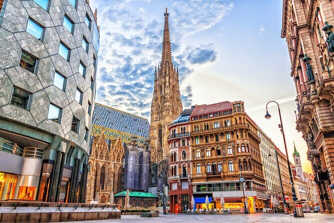 City game scavenger hunt Vienna - independent city tour I discovery tour - FAQs