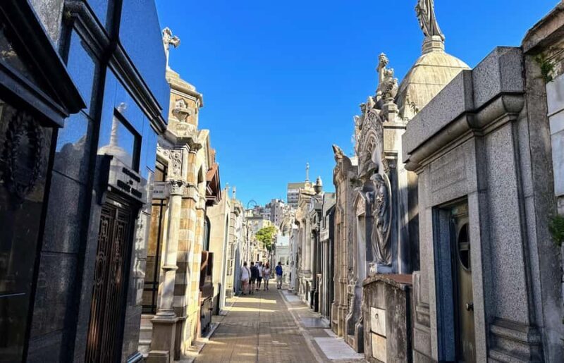 City of Angels: Walking Tour Recoleta - Skip the line - Key Points