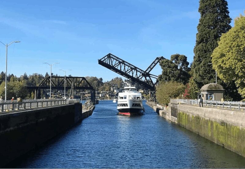 City Sightseeing Seattle: HOHO Bus Tour + Locks Cruise - FAQs